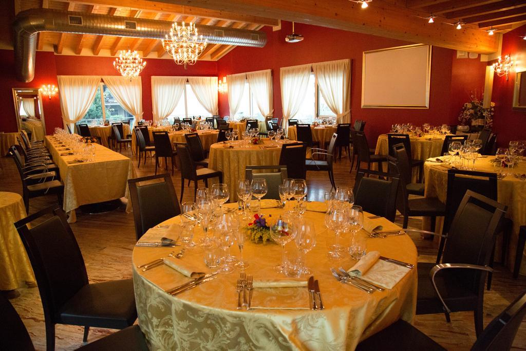 Hotel San Martino Darfo Boario Terme ภายนอก รูปภาพ